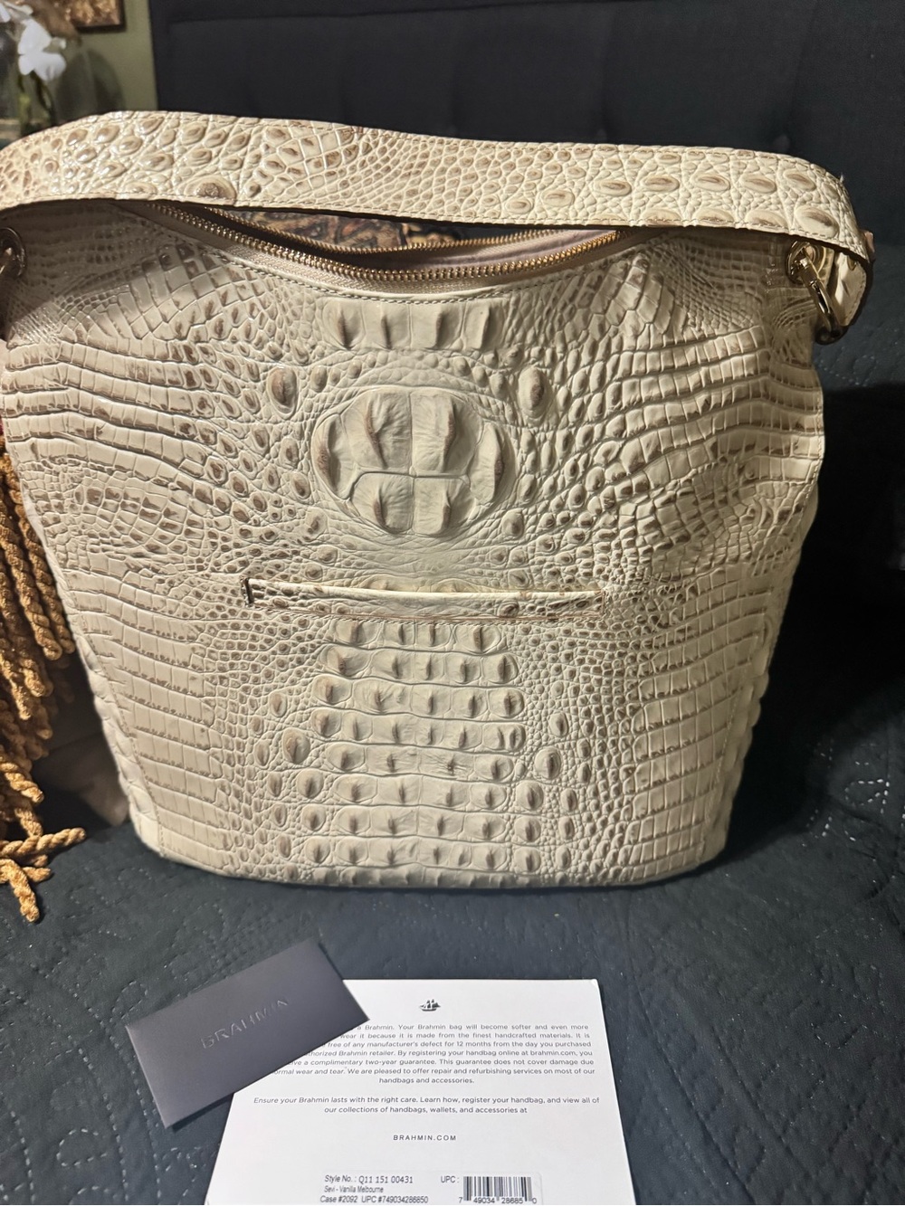 Brahmin Melbourne Purse. Vanilla colored Croc-Embossed Leather Shoulder Bag - Picture 3 of 7